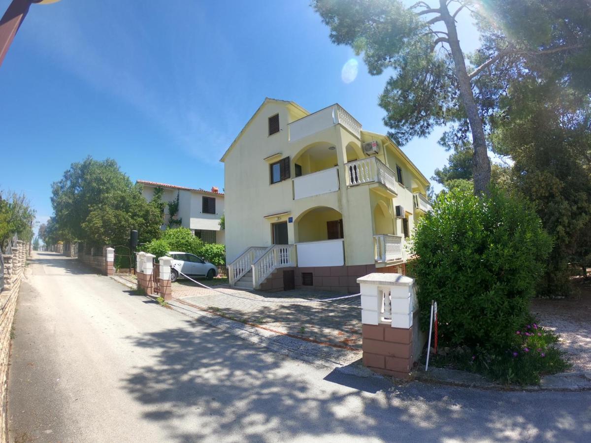 Apartments Stanko Petrčane Exterior foto